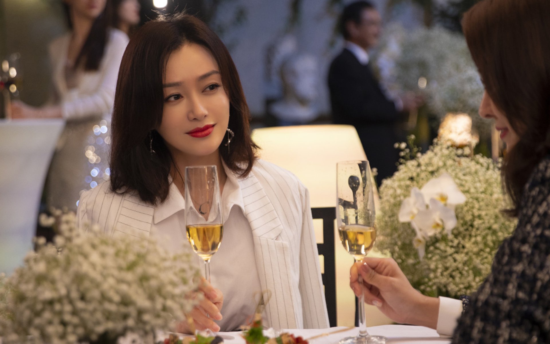 仰泳稳定推进中立代表队A晋级顺利，中国男子仰泳领军人物